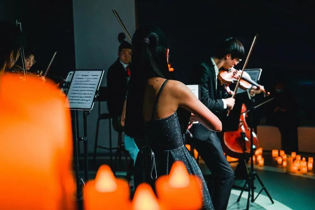 Concert series echoing the essence of each season, fusing musical language with natural imagery to create immersive seasonal atmospheres.