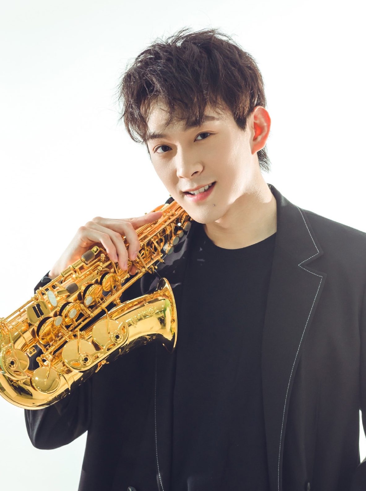 Saxophonist Pei Li has won First Prize at the 6th Stockholm International Music Competition (SIMC) and First Prize at the 30th Salzburg Grand Prize Virtuoso International Music Competition. He is also a selected member of the Central Conservatory of Music’s BOB (Brilliant Originality & Beyond) Program for Talented Students.