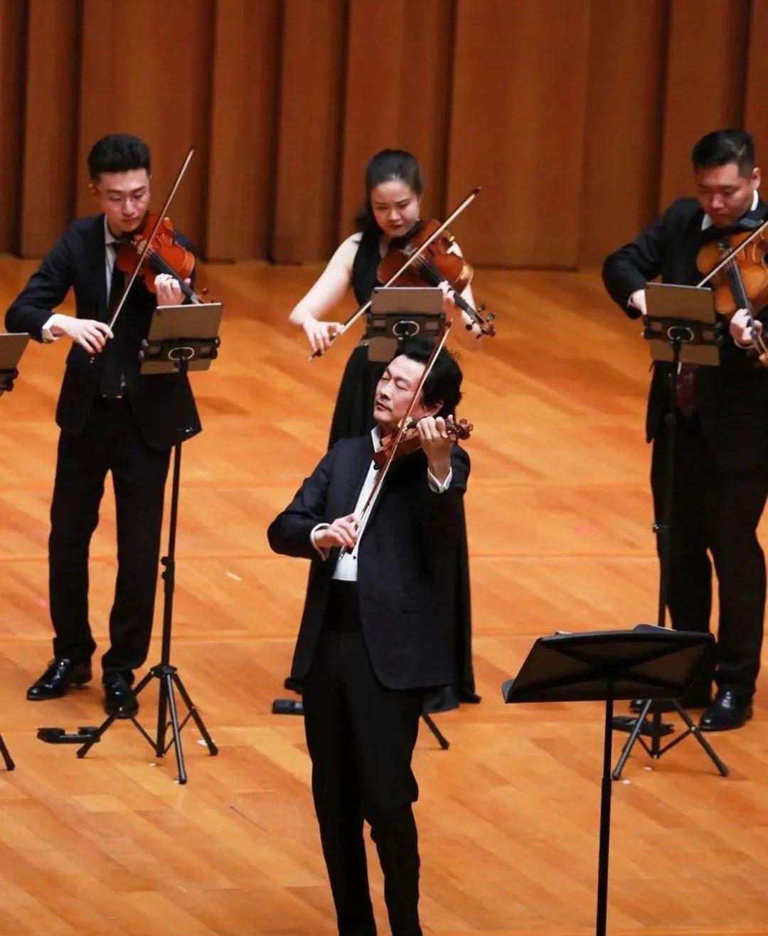 In this special concert, world-renowned violinist Siqing Lu joins the MAJOR Youth Ensemble in a program that highlights not only the artistry of a master musician but also the energy and creativity of a new generation.